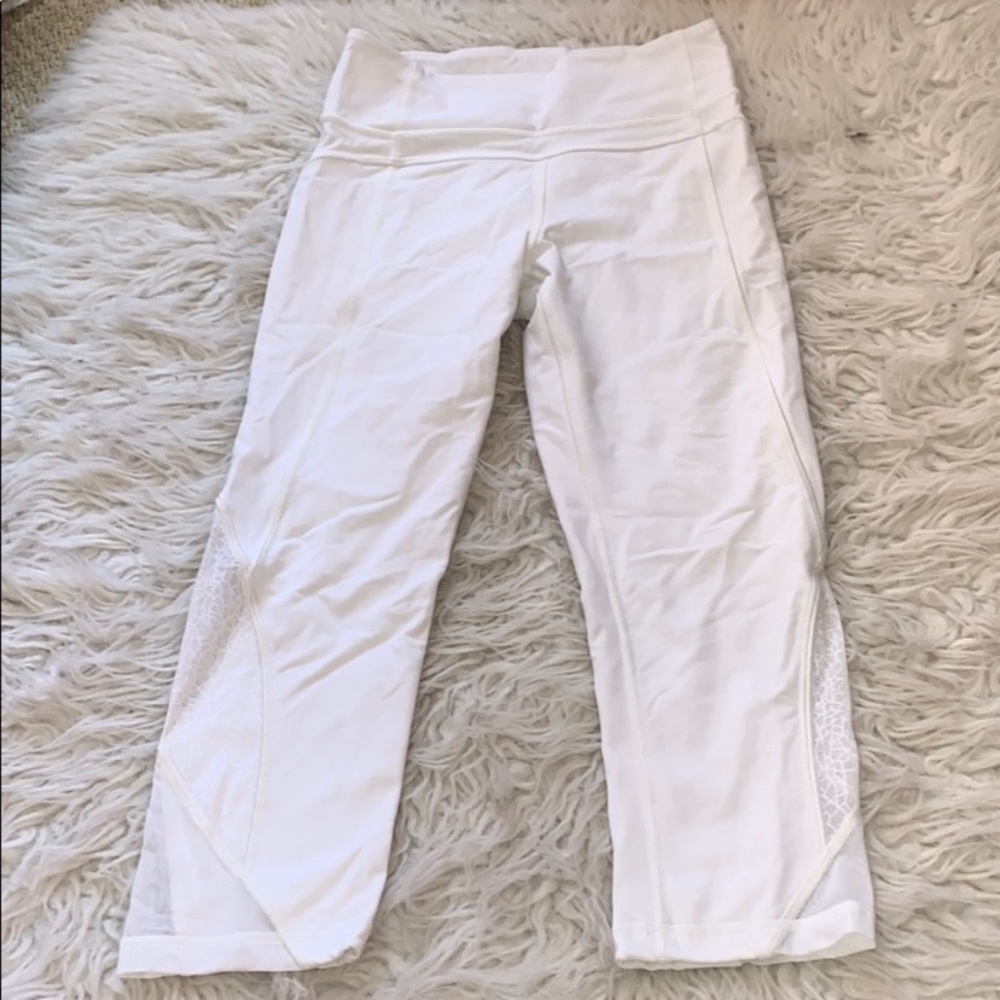 White Lululemon cropped leggings